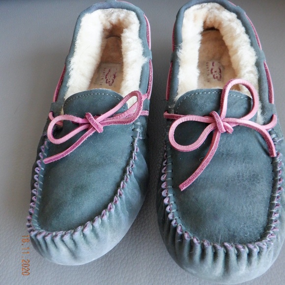 UGG Shoes - UGG Australia DAKOTA suede moccasin slippers US 7